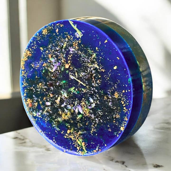 Drömmars Tvål | Handgjord Örtvål med Myrra & Lavendel för wholesale av Nibiru Beauty