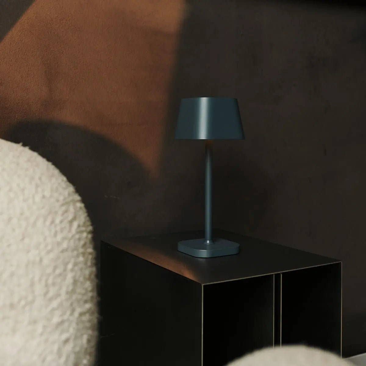 Tavellio - Venta al por mayor Lámparas decorativas/de escritorio - Lámpara de sobremesa recargable Ava Stone Grey | Elegante, inalámbrica y regulable9
