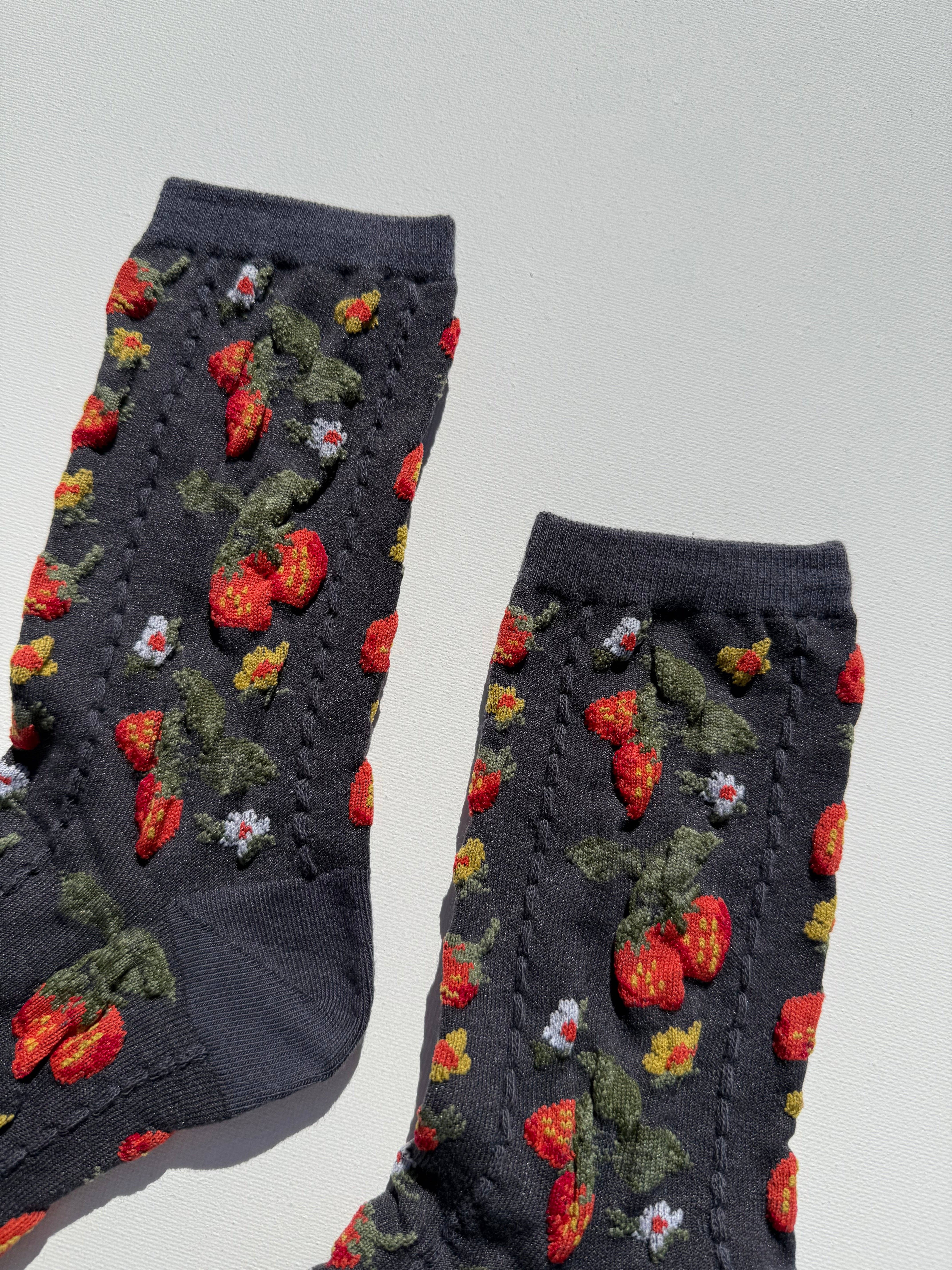 Billy Bamboo - Wholesale Socks – Women's - STRAWBERRIES SOCKS10