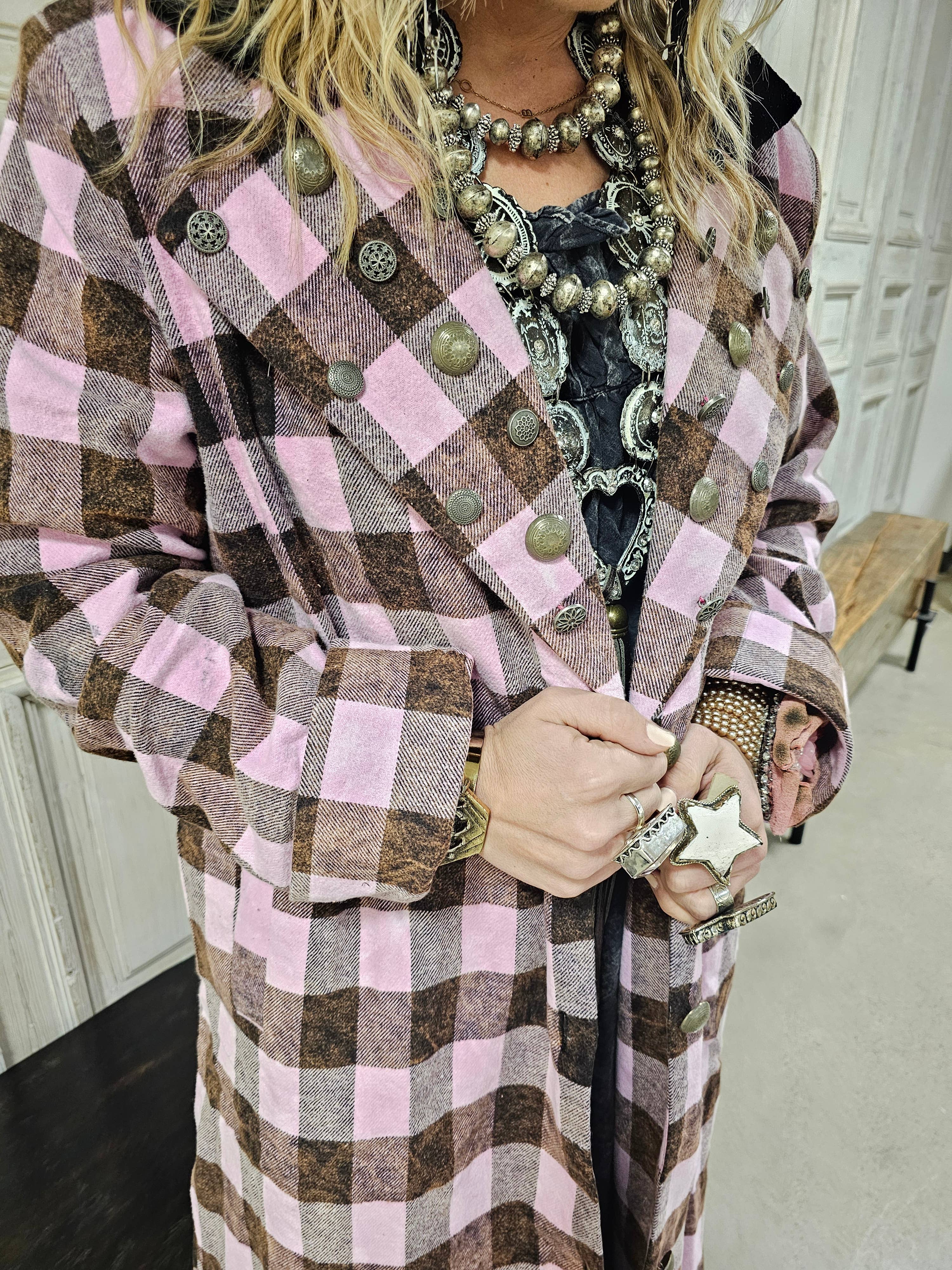 A Rare Bird Shop - Wholesale Jacket - Women's - Reversable Pink Houndstooth Coat1