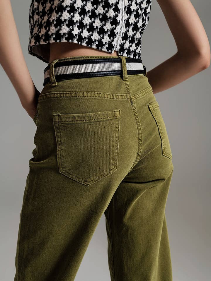 Verde Jeans cropped de perna larga em verde oliva para venda a revendedores na Faire4