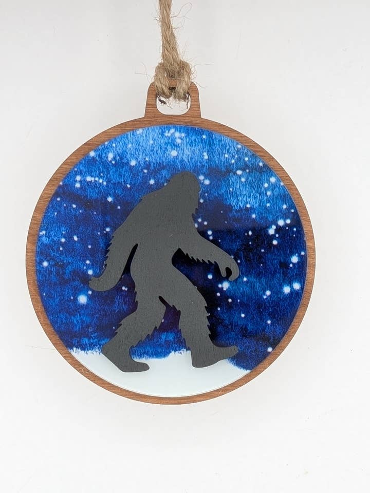 Ornement de Noël Big Foot pour la vente par The Little Ornament Shop
