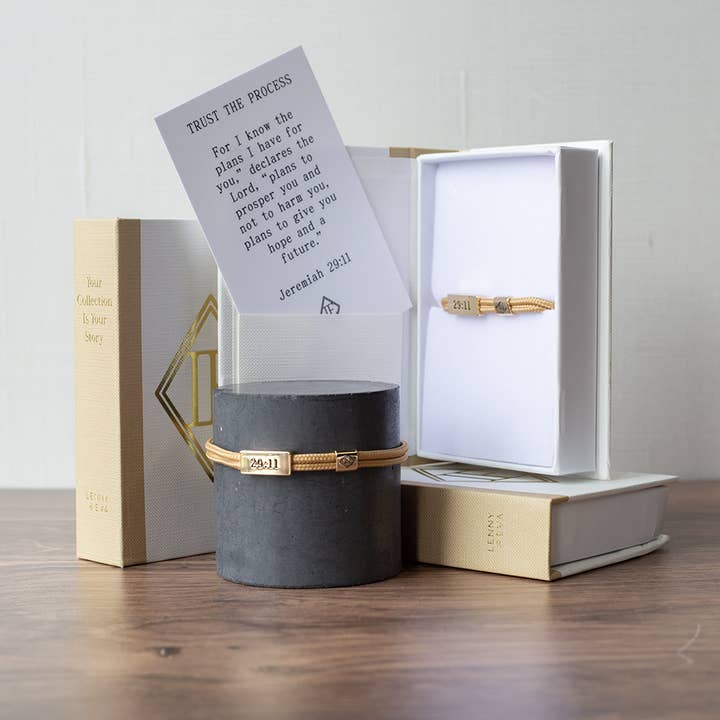 Bracelet en corde Sentiment-Jérémie 29:11, Faites confiance au processus pour la vente par Lenny & Eva