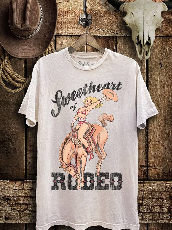 Sweetheart Of Rodeo Cowgirl grafisk topp för wholesale av Lotus Fashion Collection