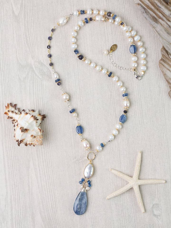 Seaside 23,5-25,5" Zoetwaterparel, Kyaniet, Ioliet Collage Focale Ketting voor wholesale door Anne Vaughan Designs Jewelry