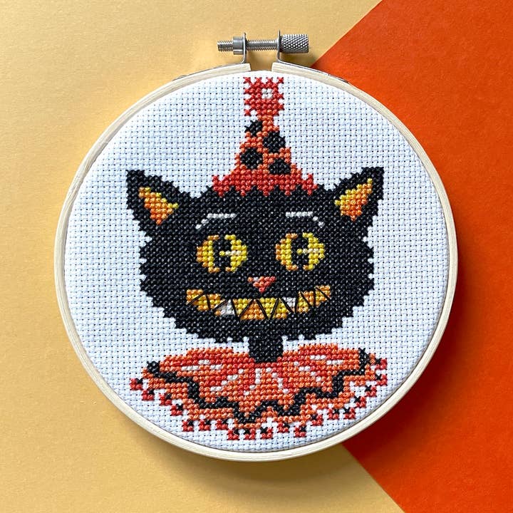 Spot Colors - Wholesale Embroidery/Cross Stitch Supplies - Black Cat by Mary Engelbreit Counted Cross Stitch DIY KIT