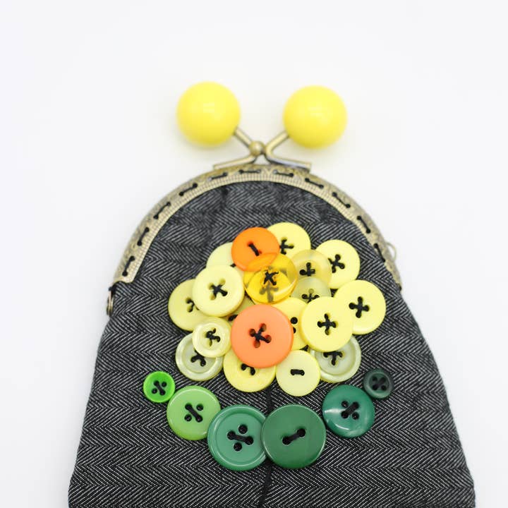 Jianhui London - Vendita all'ingrosso Portamonete - Donna - BORSETTE PICCOLE FATTE A MANO - DENIM E BOTTONI ANTRACITE RICICLATI5