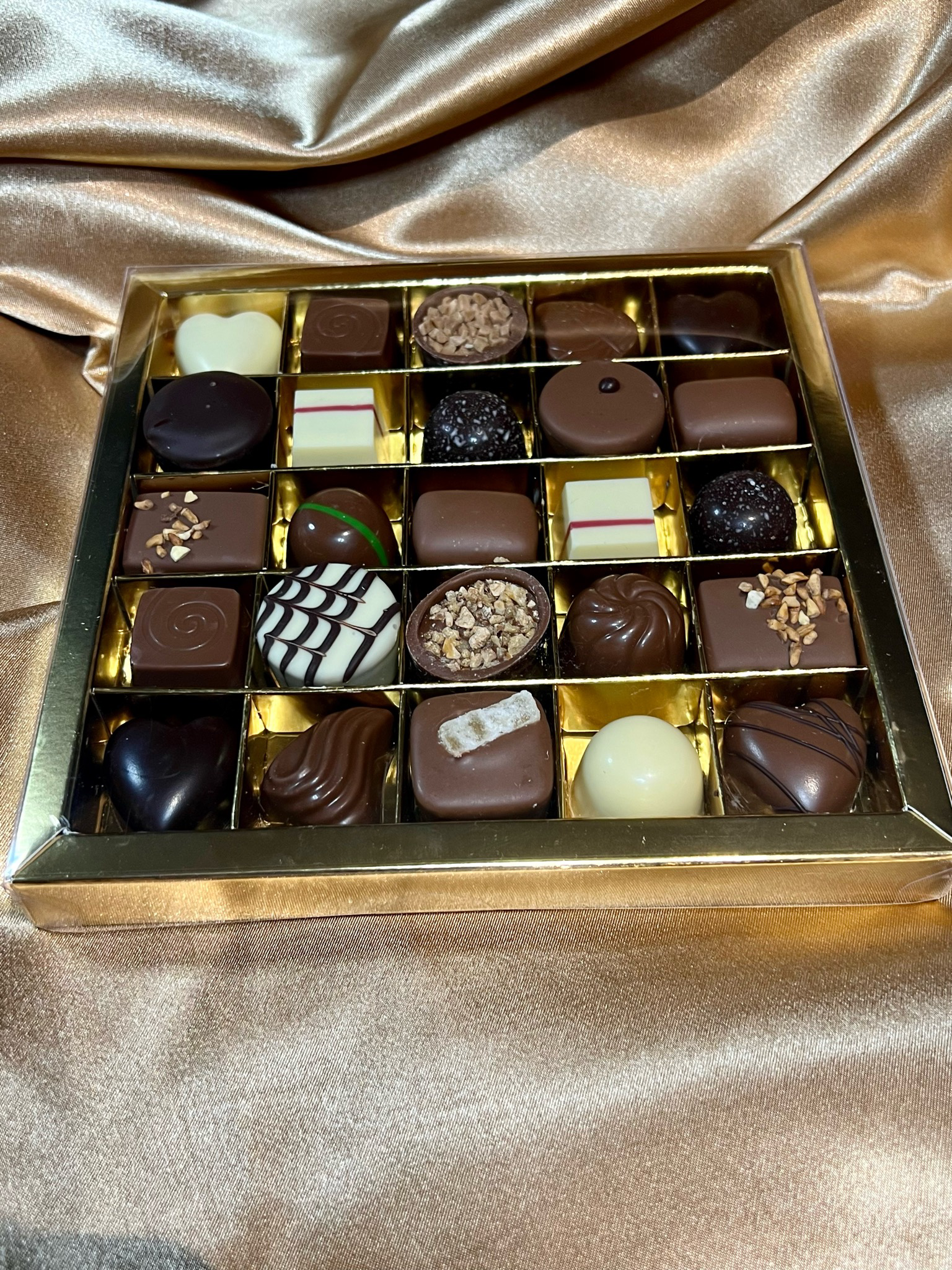 Ramel Beauty - Wholesale Chocolate Box - Luxury Box Chocolates Mix Assorted 25pc4