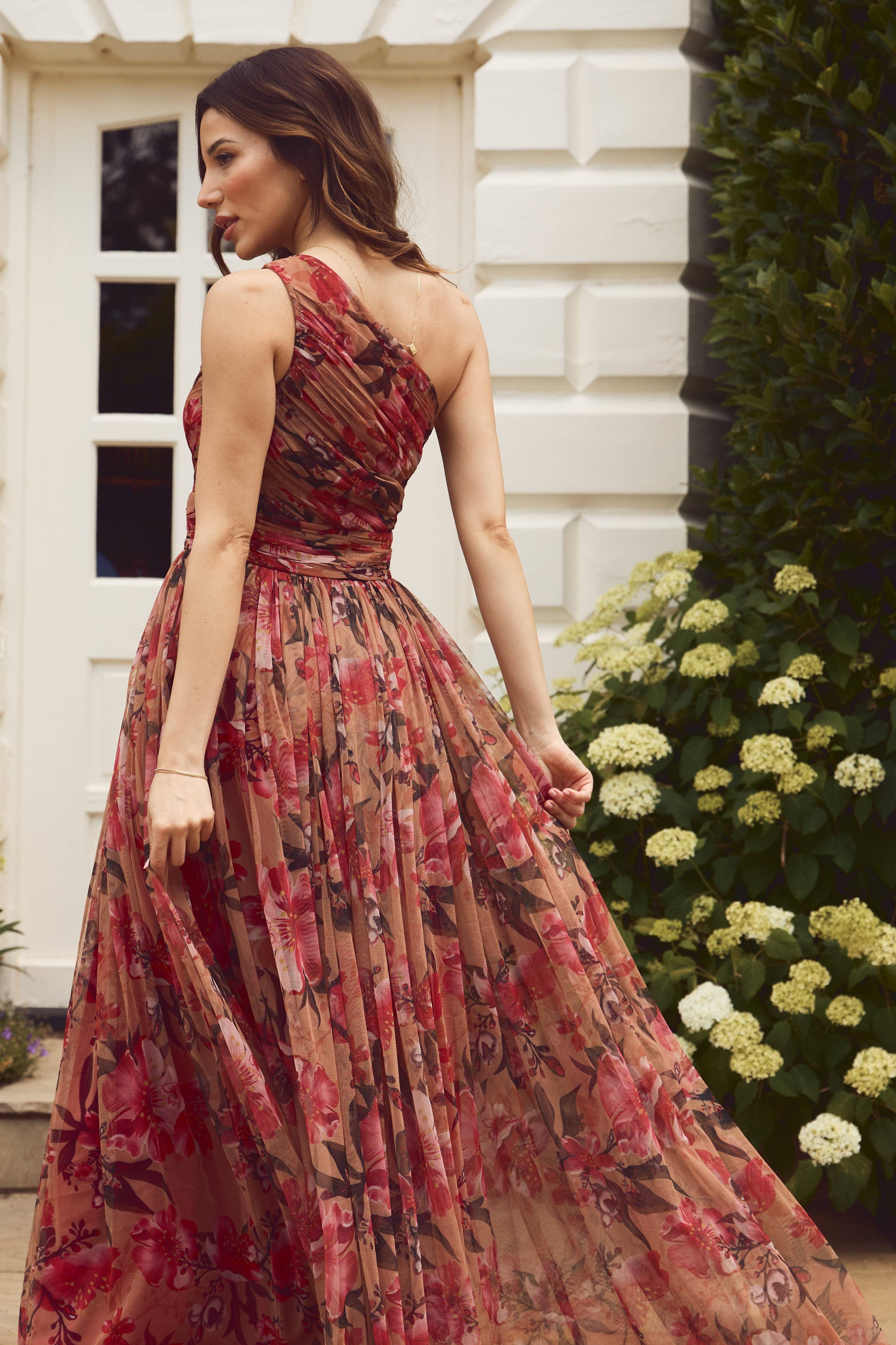 Rote Rose mit Blumen Ein-Schulter-Tüll-Maxikleid in Roter Rosenblüte für den Großhandel auf Faire4