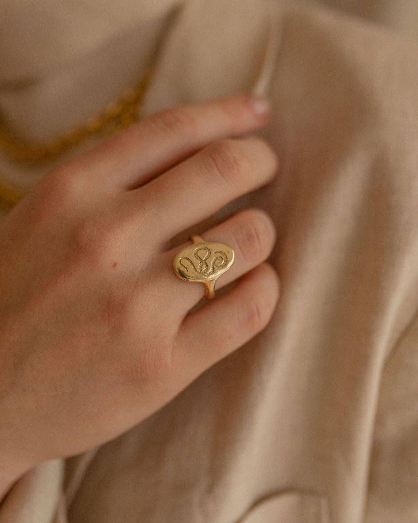 Dea Dia – wholesale Cocktail/Statement Ring – Ormen stigande ring3