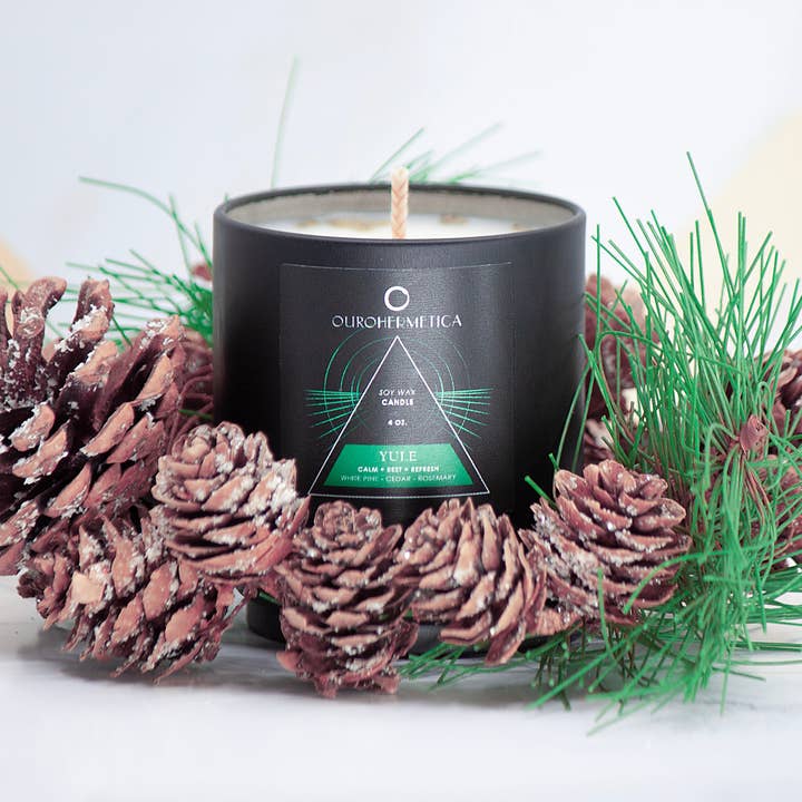 Yule Ritual Soy Candle with Cedar Tips and Fluorite for wholesale by OuroHermetica