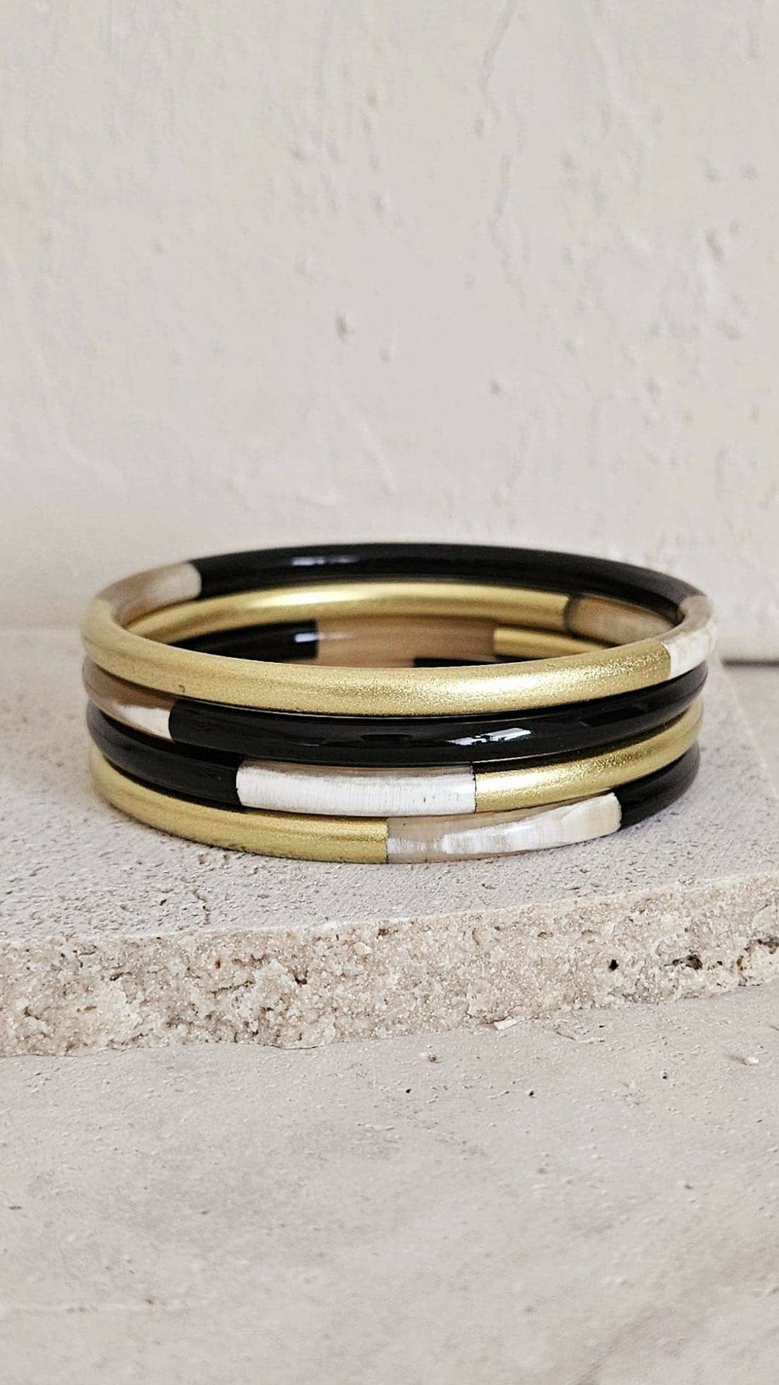 Le Coin Sauvage - Vente Bracelet jonc - Bracelet Jonc Corne - 5 mm - Black & Gold1