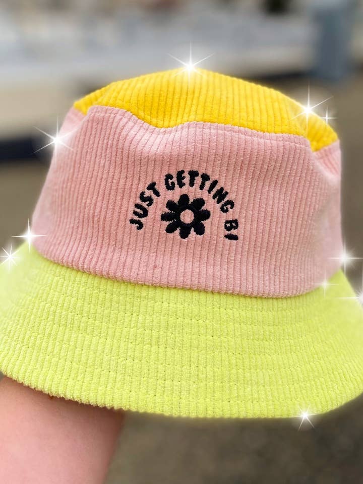 Sombrero de Cubo de Bloques de Color Just Getting Bi para venta al por mayor de The Peach Fuzz