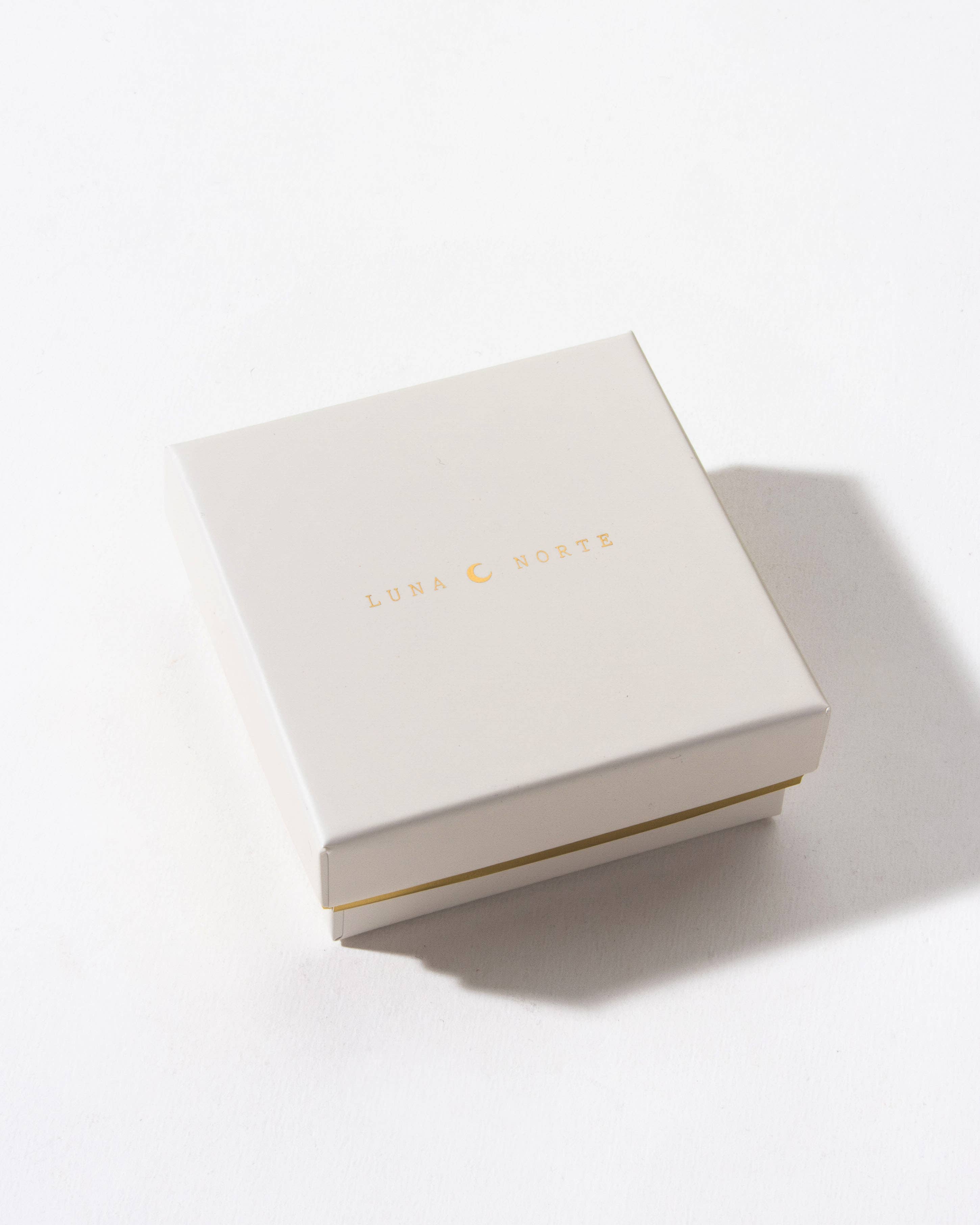 Luna Norte – wholesale Dangle earrings – Sticks and Stones Drop Earrings- Amethyst1