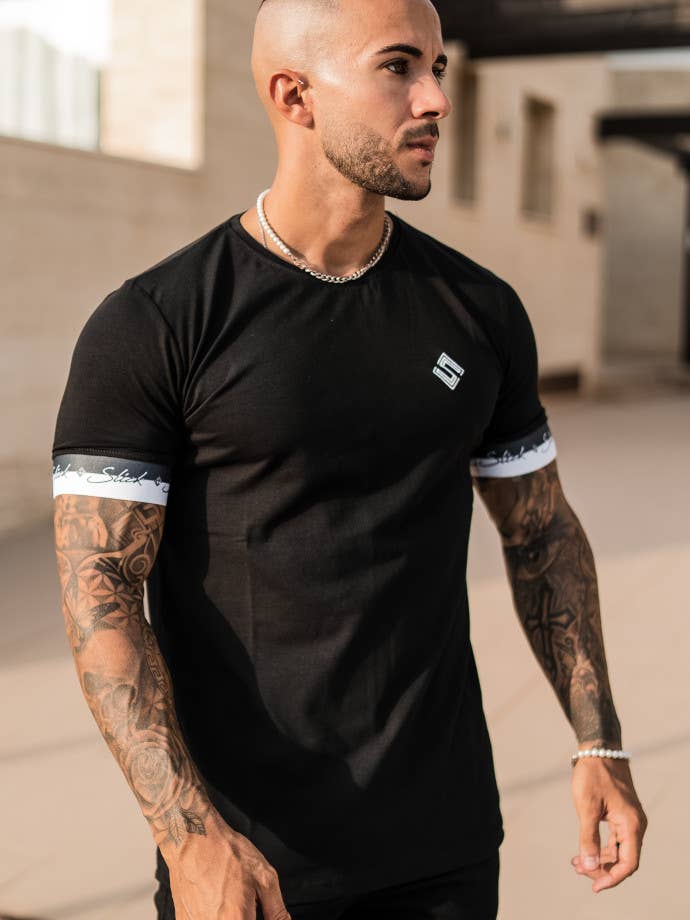 Slick Black Script Logo Tech Tee för wholesale av Slick Store