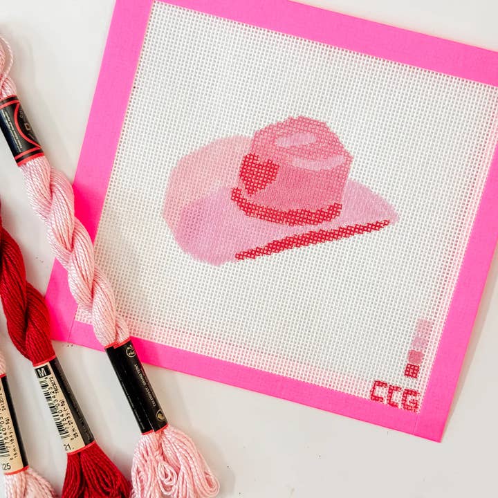 Cotswold Co Designs – wholesale Material för broderi/korsstygn – Handmålad rosa cowgirlhatt broderiduk | 3” duk