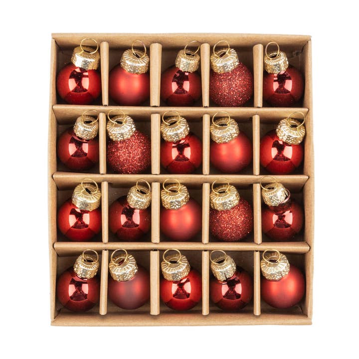 A33005 : Ensemble de 20 mini ornements en verre, rouge, brillant, mat, pailleté, chaque boule de 0,5 pouce pour la vente par Silver Tree Home & Holiday