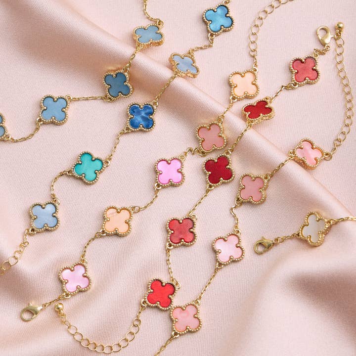 Frem - Wholesale Charm/Dangle Bracelet - Multi Floral Shape Charm Bracelet in Shell