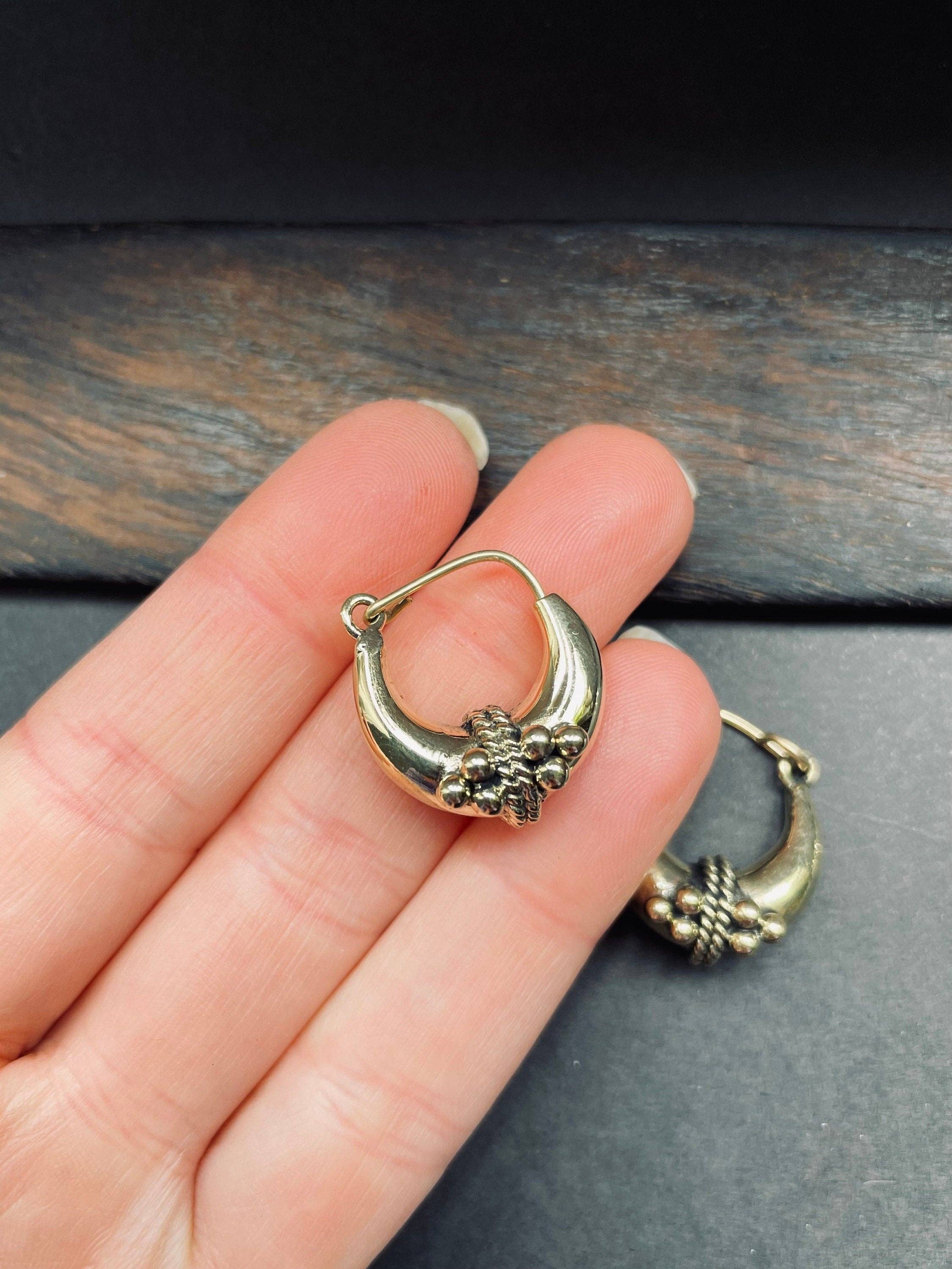 Kaali Boutique – Engroshandel Hoops – Chunky kugle øreringe i guld messing – boheme- og festivalstil3