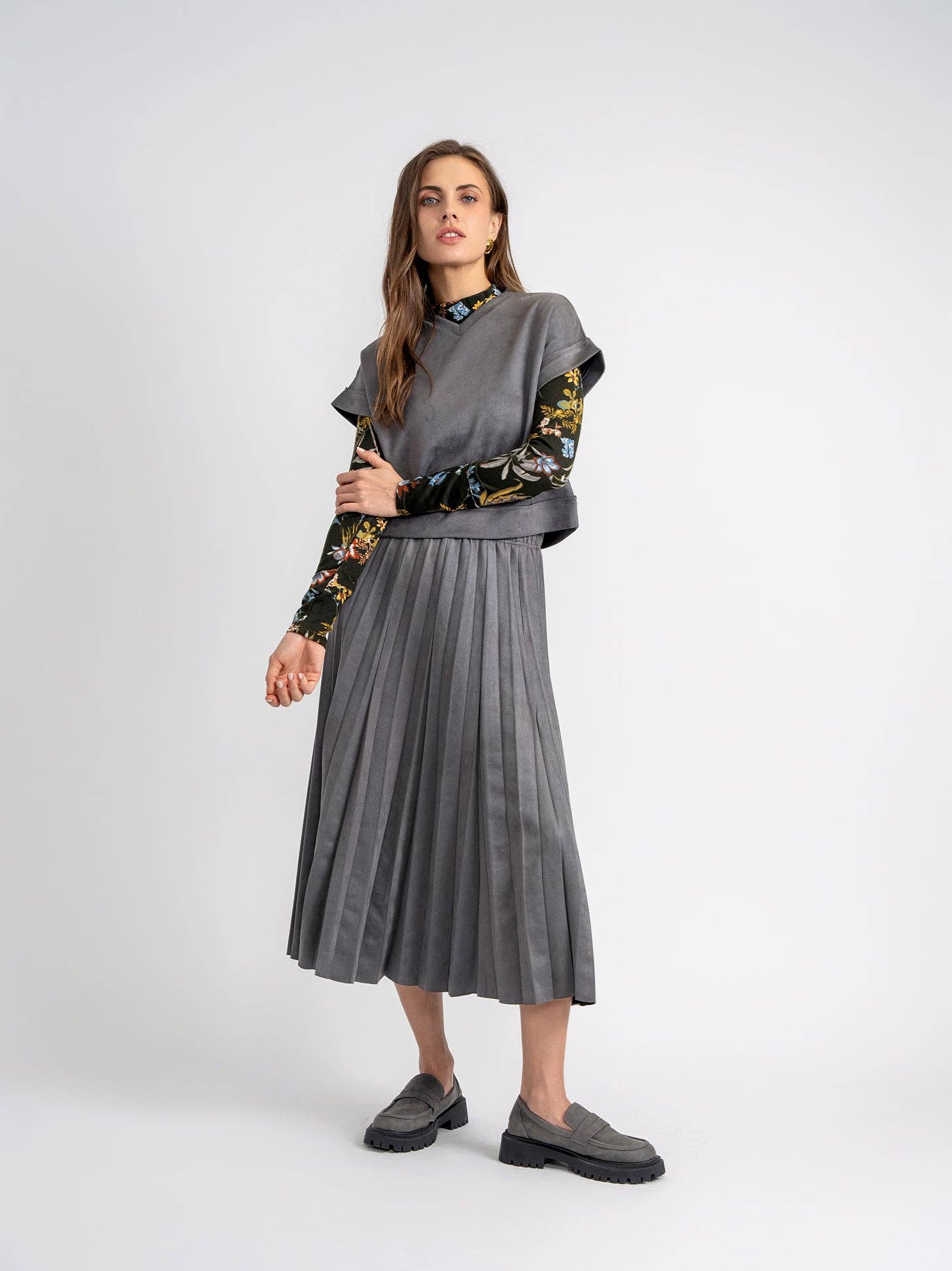 Hush.Shop - Wholesale Skirt - Women's - Suede Midi Pleated Skirt2