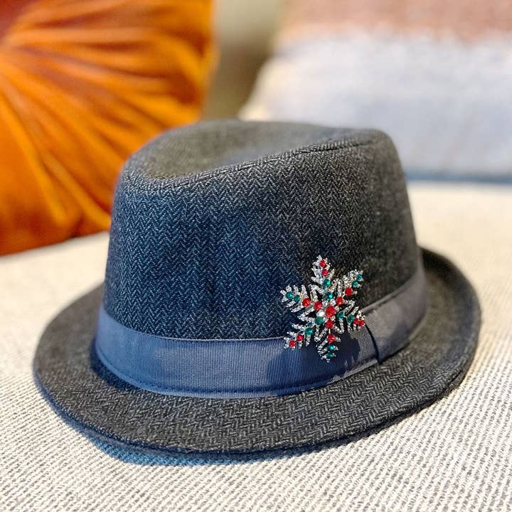 Wrapables.com - Wholesale Brooch - Wrapables Christmas Crystal Rhinestone Brooch Pin6