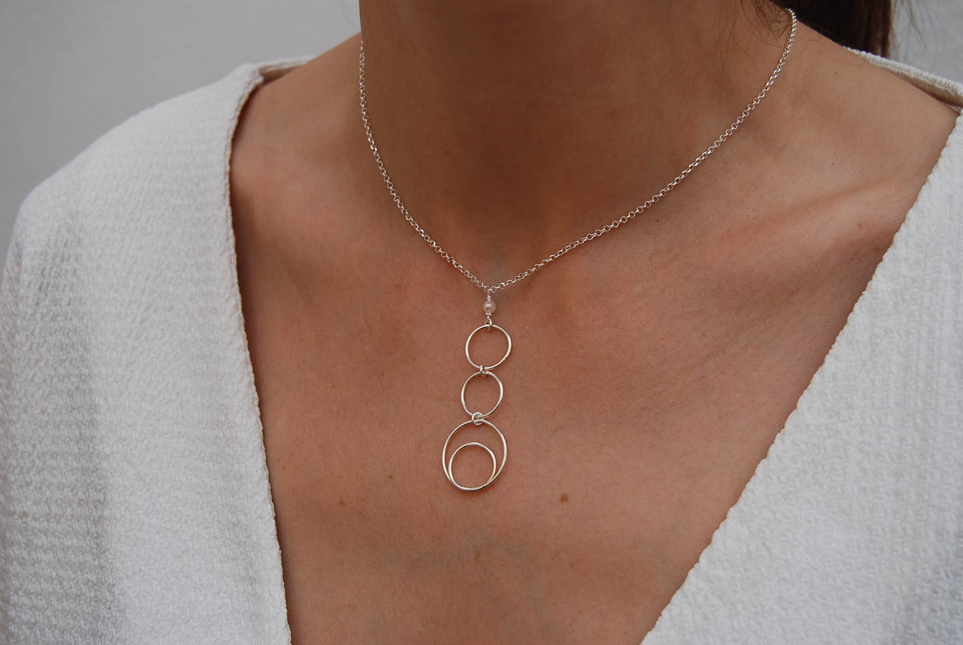 Yneda Jewels - Wholesale Pendant/Charm Necklace - Sterling silver necklace with pearl and circle design.4