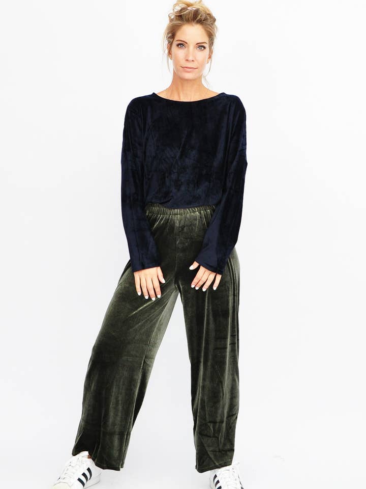 Pantalon élastique vert à coupe droite pour la vente par Kalimera Clothing Athens