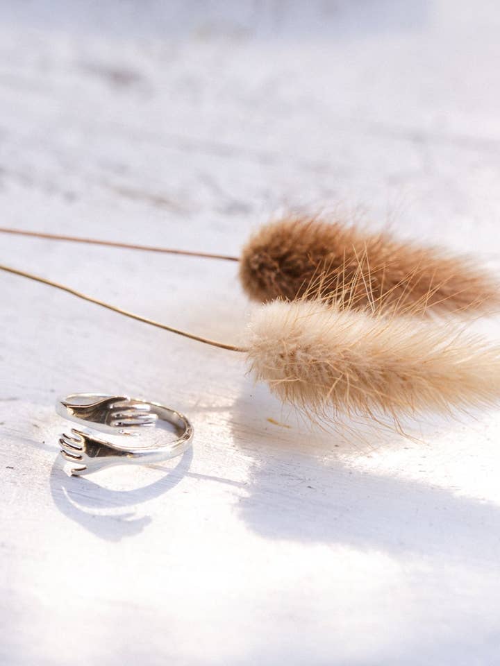 Anel Abraço - Prata de 1ª Lei por atacado de Meelah Collections