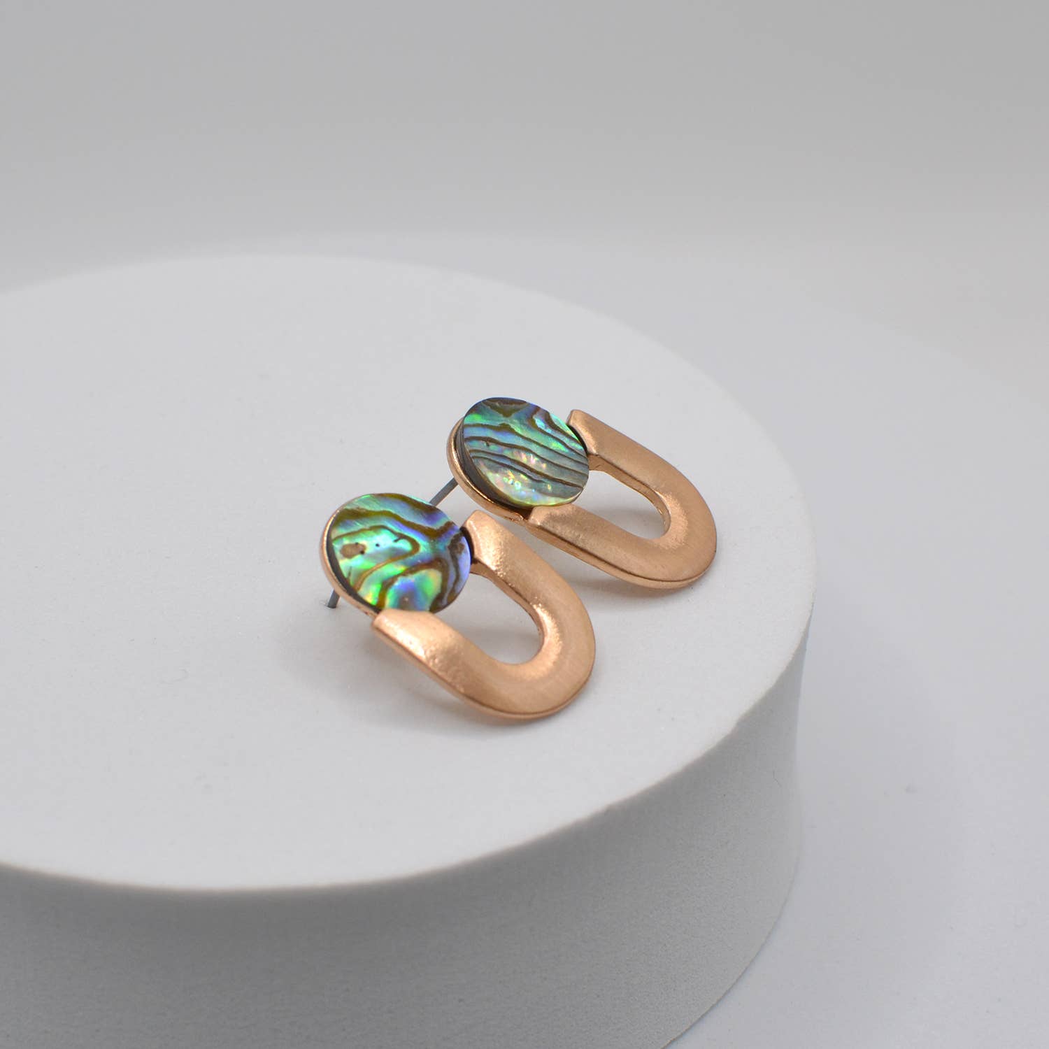 StarryNYC - Wholesale Stud/Post Earrings - Boho Abalone Button Round U Shape Worn Plating Post Earrings8