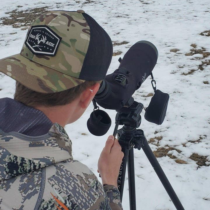 Rak•Adx Hunting Apparel – Großhandel Trucker-Cap – Unisex – SPIKE HUTSCHACHTEL - 12 MONATE VORAUSBEZAHLT