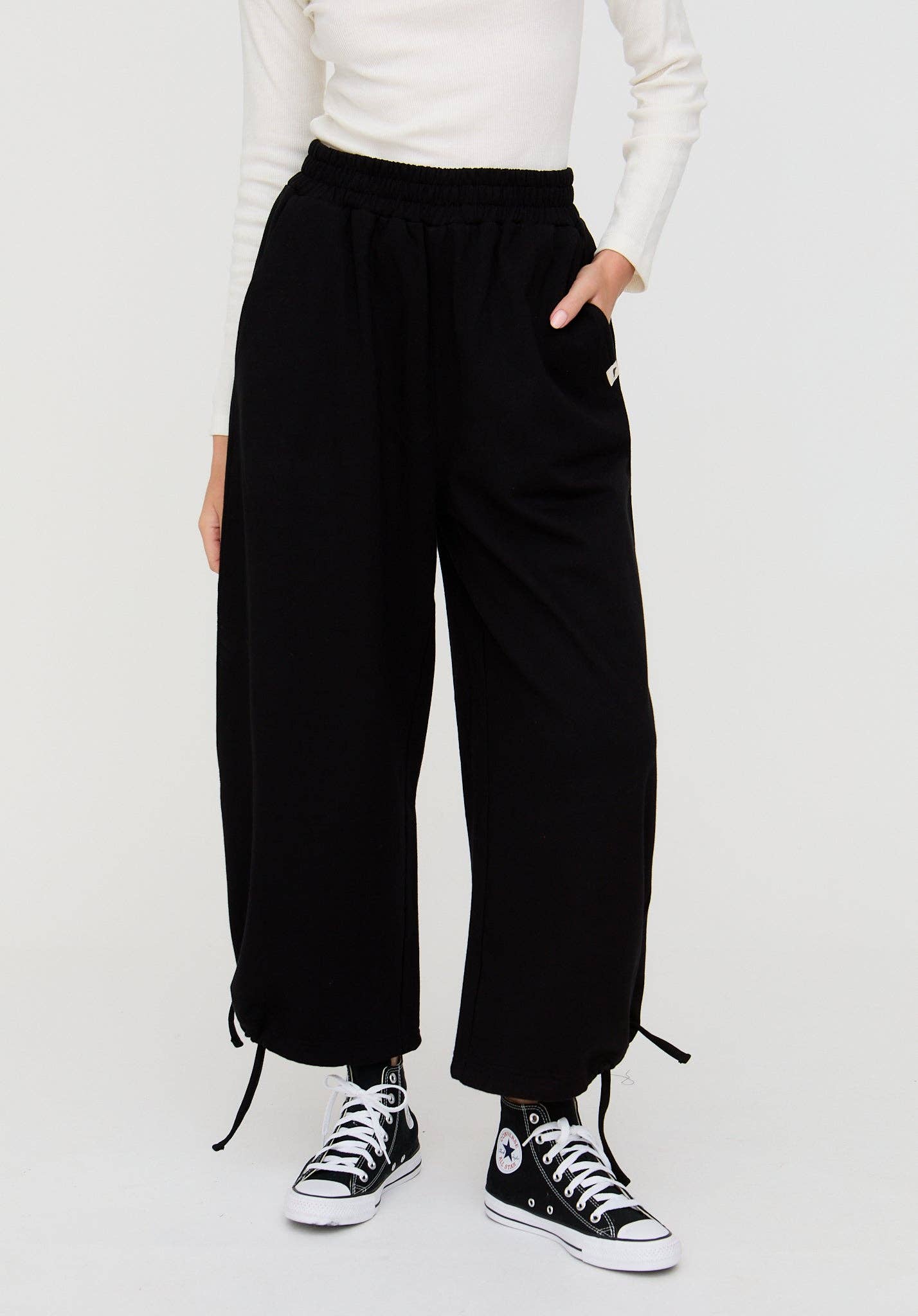 Turtledove London – wholesale Pants – Women's – Kit Black Wide Leg Trousers6