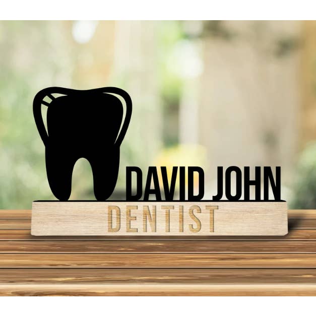Brugerdefineret tandlæge navneplade i træ, skrivebordsnavneskilt gave for engroshandel hos Glow Neon