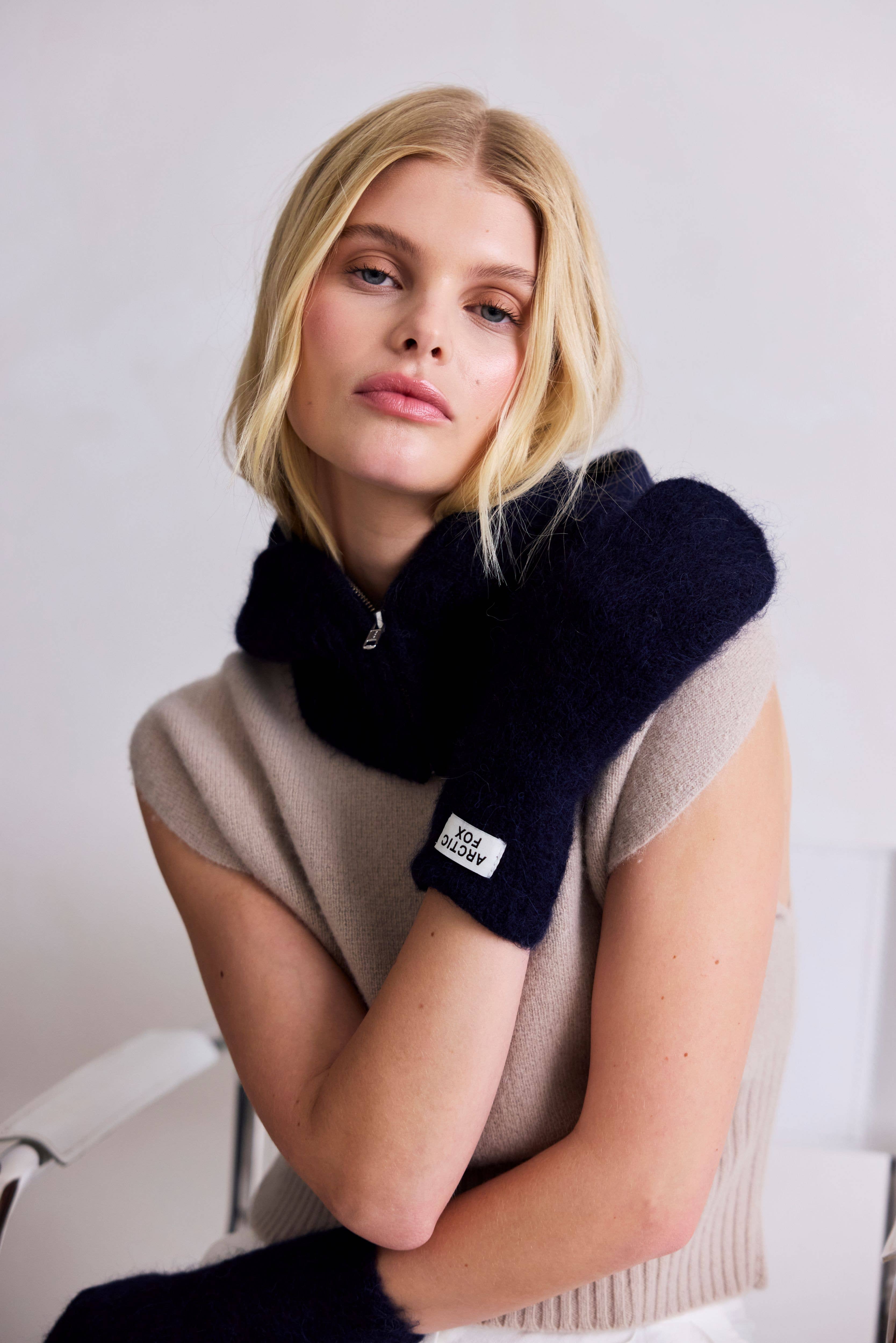 Arctic Fox & Co. - North America - Wholesale Mittens - Women's - The Alpaca Mittens - Deep Sea Navy - FW251