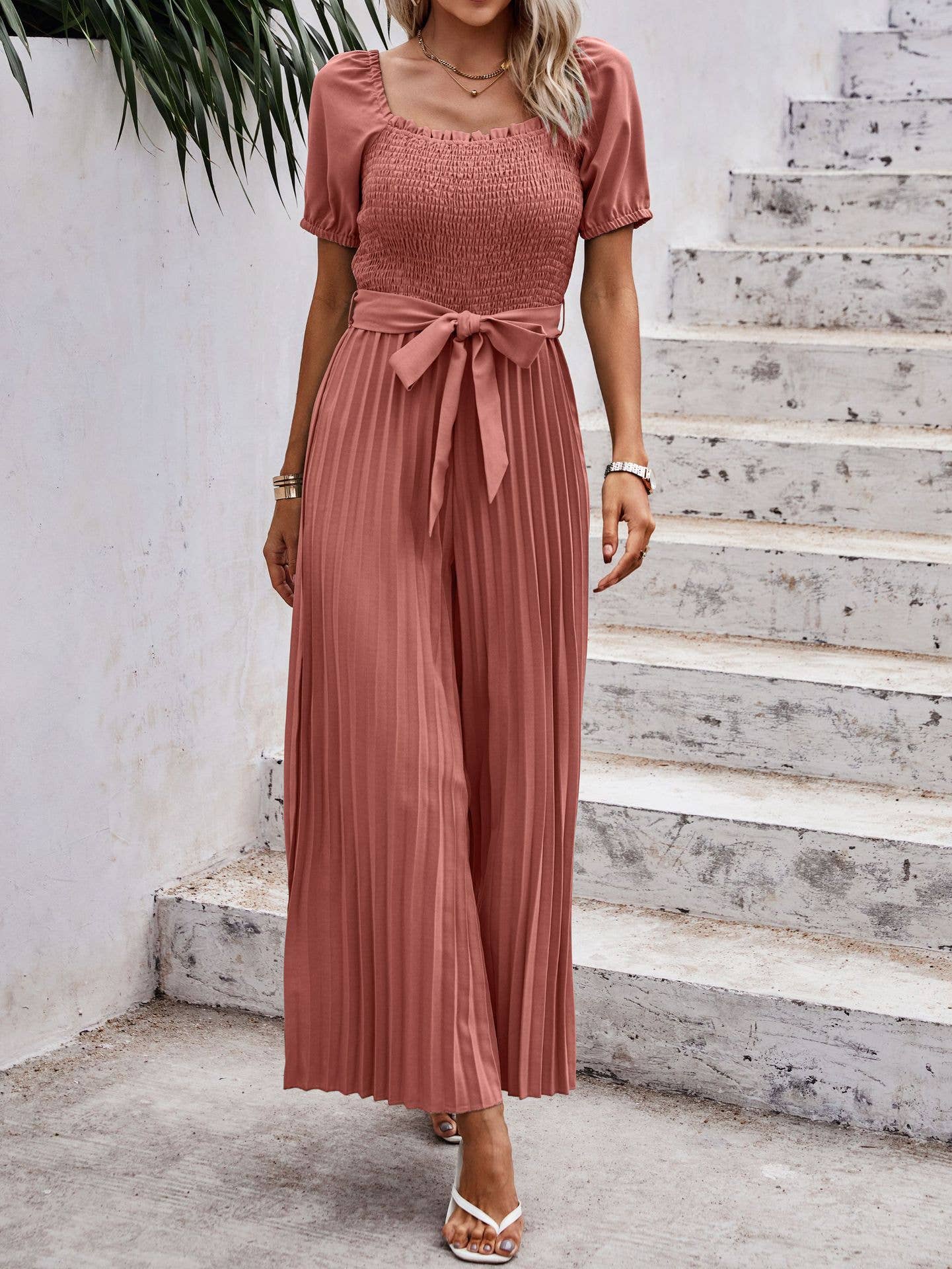 eLook – Großhandel Jumpsuit – Damen – SZ1-J6243 Gemusterter, plissierter Jumpsuit mit Gürtel8