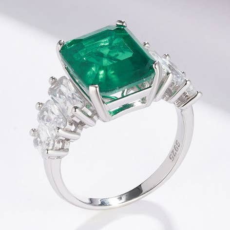 Anillo de compromiso con esmeralda de corte cuadrado en plata de ley 925 para venta al por mayor de Perimade & Co. LLC