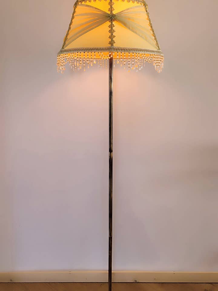 Lampadaire. Lampe jaune avec abat-jour en tissu victorien. 3102 pour la vente par DelightLamps