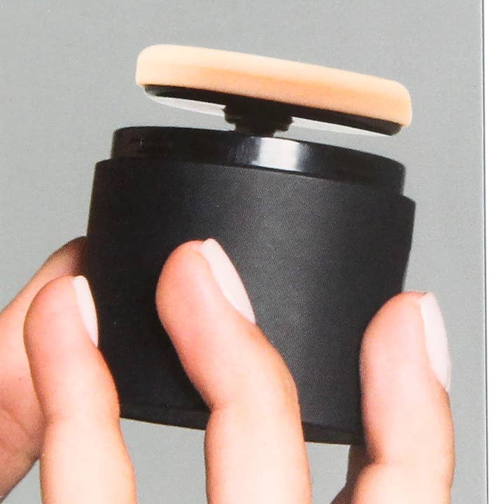 Hygienic Silicone Makeup Puff | Artist FX for wholesale by STARSKIN