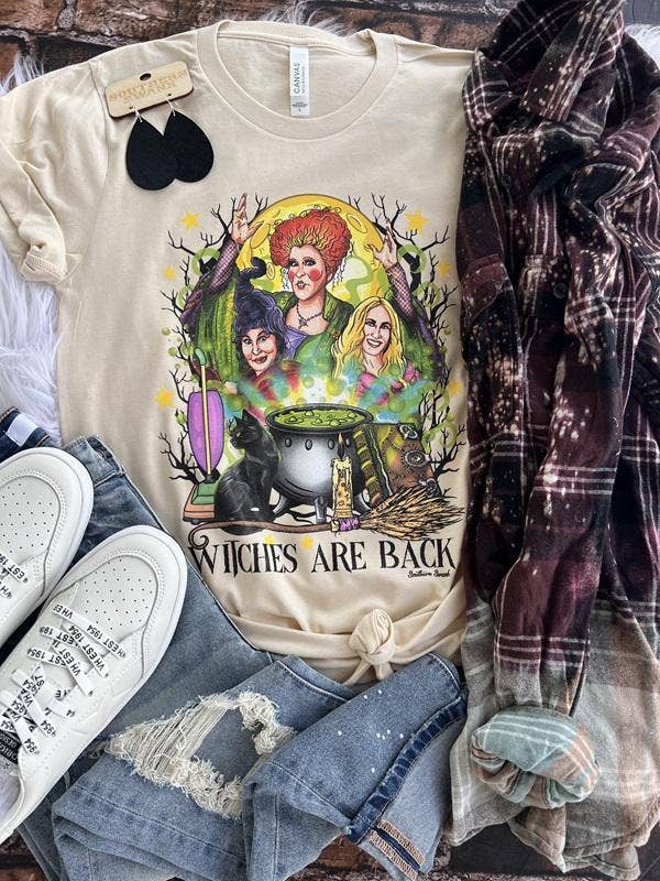 T-shirt Witches Are Back pour la vente par Southern Swank