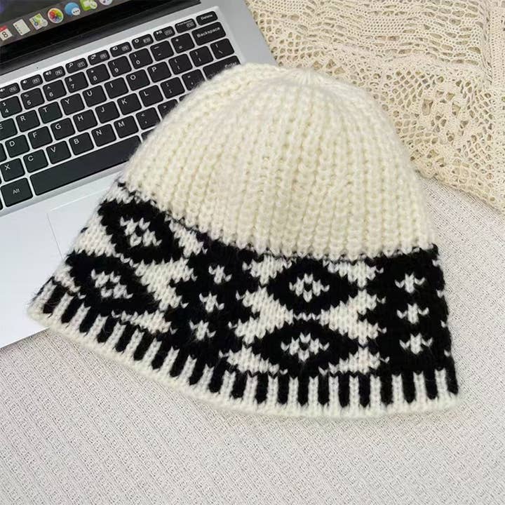 Funkyrel® Atzbranding Limited - Wholesale Beanie - Women's - Haila - Vintage Knitted Beanie with Diamond Patterns3