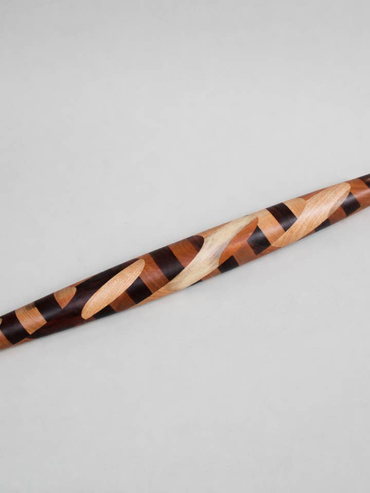 MISS CLARISSA | ROULEAU À PÂTISSERIE FRANÇAIS | FAIT MAIN | BOIS MIXTES pour la vente par THE RILEY/LAND COLLECTION