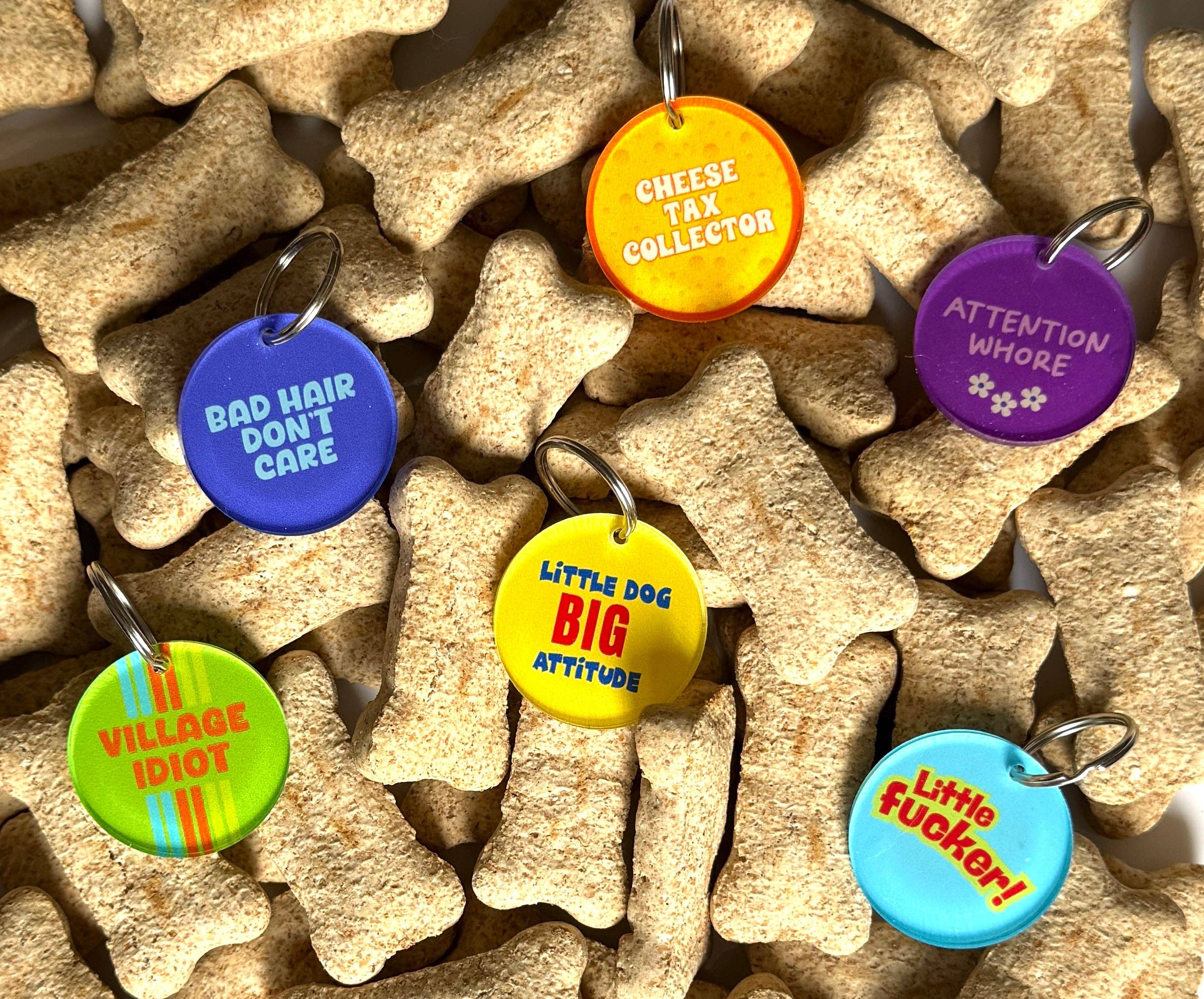 Peace, Love and Sarcasm – wholesale Halsbandsberlock för husdjur – Hund – Liten hund, stor attityd valpcharm3