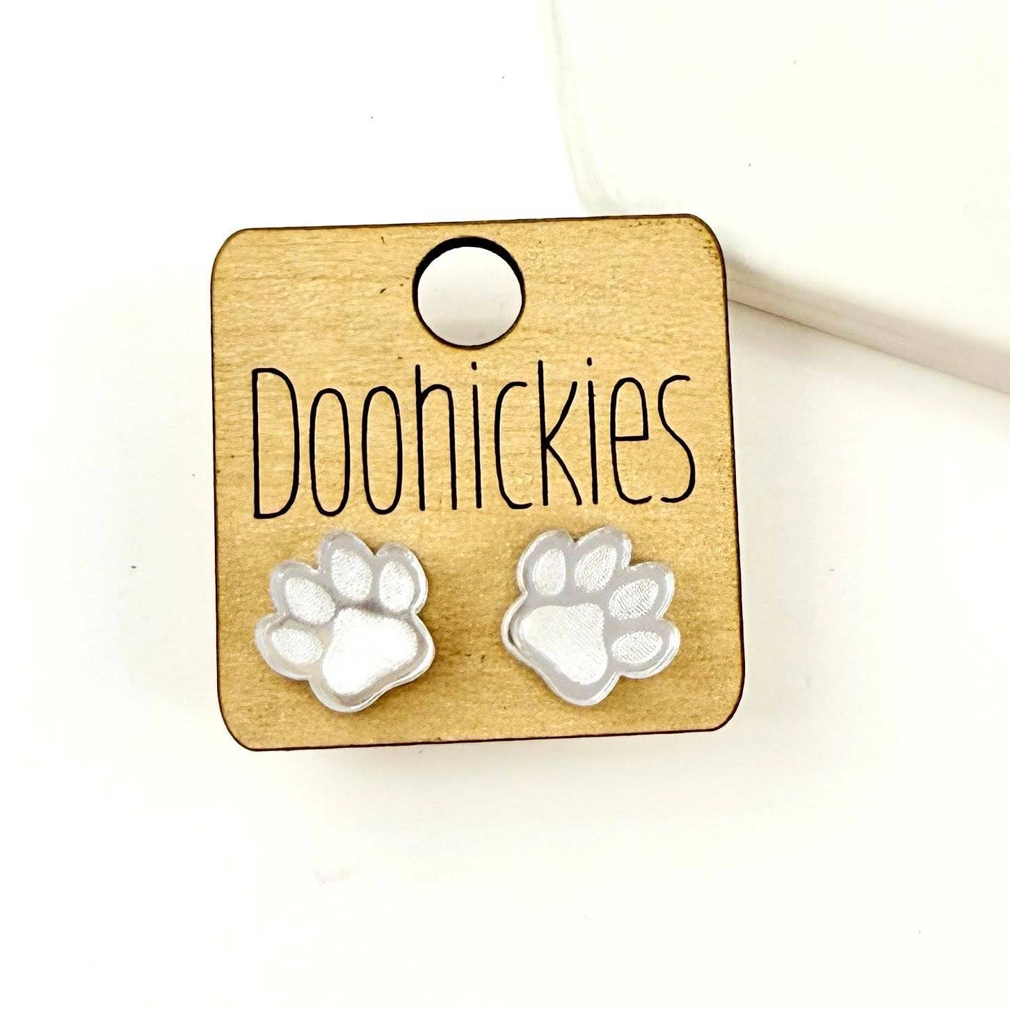 Doohickies - Vente Clous d'oreille - Clous d'oreilles patte miroir esprit d'école 13 mm - Boucles d'oreilles esprit personnalisées - 10 options de couleur3