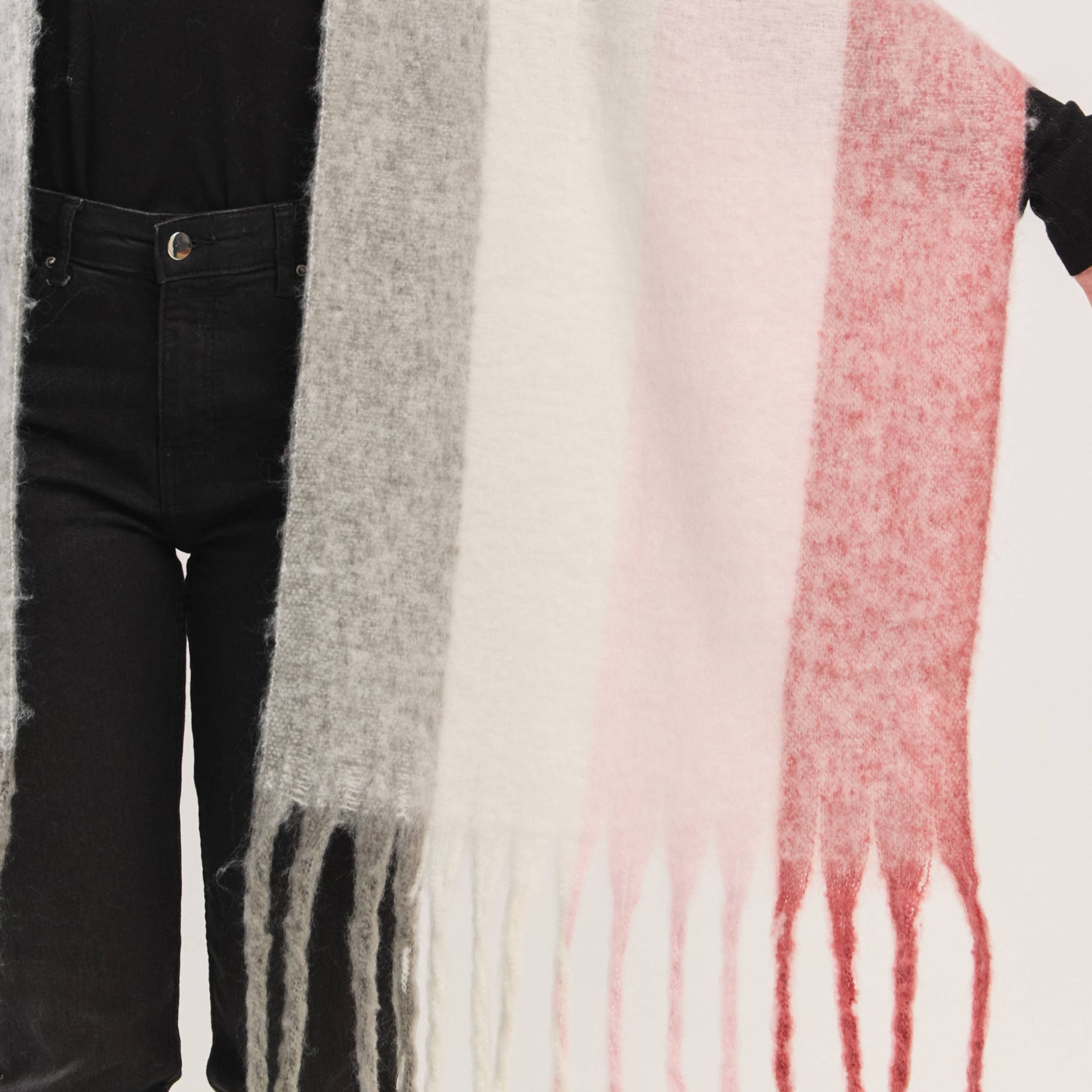 Hana – Cachecol - Mulher por atacado – Cachecol com Franjas de Bloco de Cor Sólida Escovada10