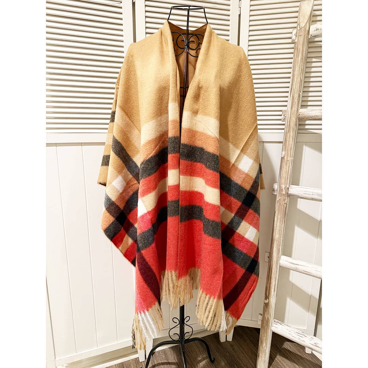 Love and Repeat – wholesale Poncho – Women's – Plaid Pattern Fringe Poncho0