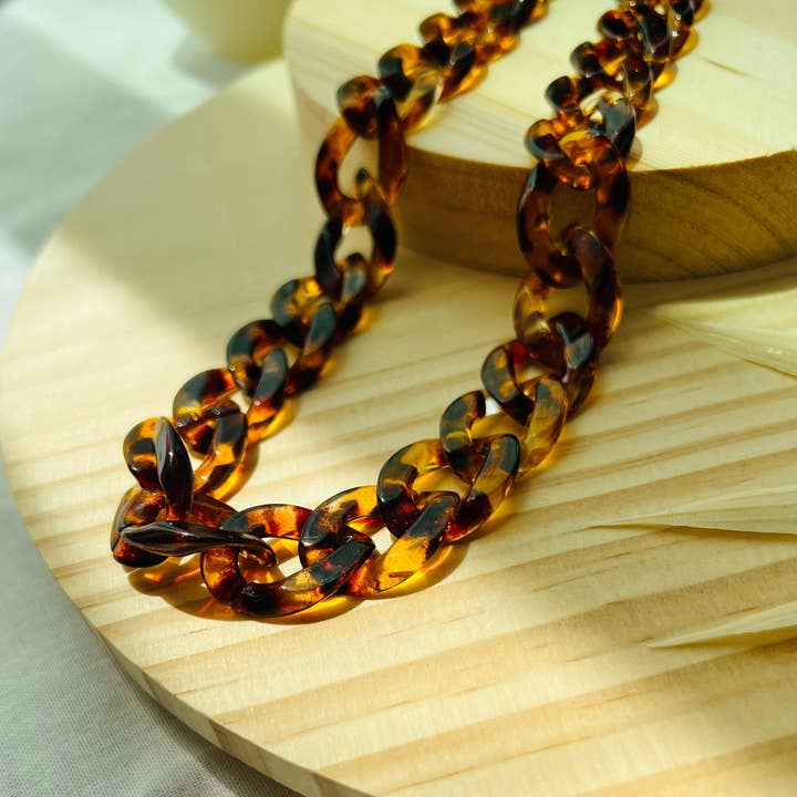 Lavender Avenue - Wholesale Link & Chain Necklace - Small Tortoise Shell Chain Link Necklace, Retro Boho2