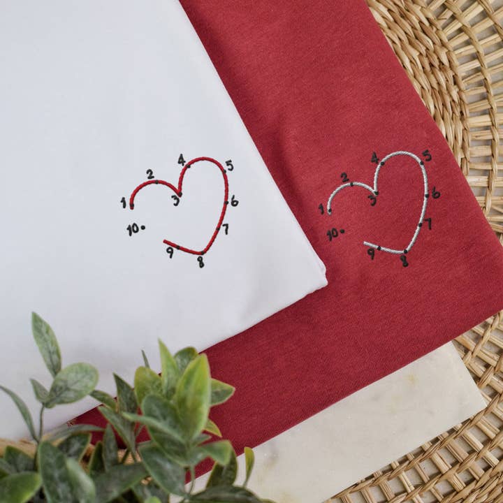 Geborduurd T-shirt met liefdevol ontwerp voor wholesale door Juste un t-shirt