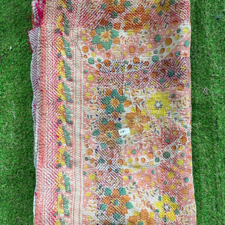 bhavnas boutique - Vendita all'ingrosso Trapunte - Copriletto Indiano in Cotone con Design Floreale Colorato e Ricamo Kantha7