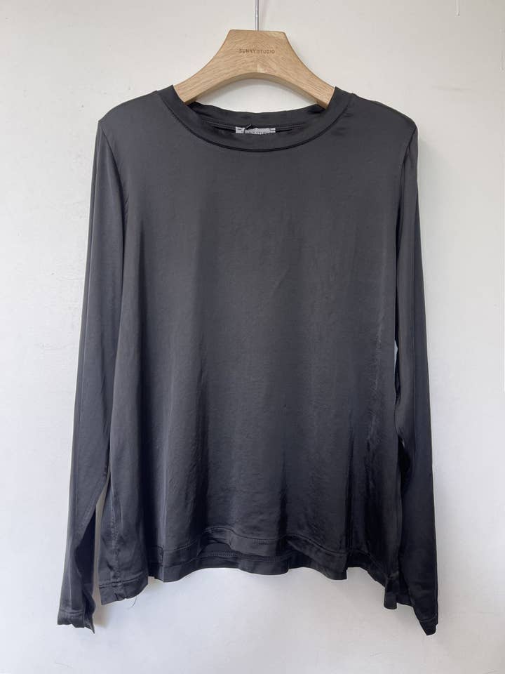 SUNNY STUDIO - Wholesale T-Shirt - Women's - Elegant long-sleeve T-shirt3