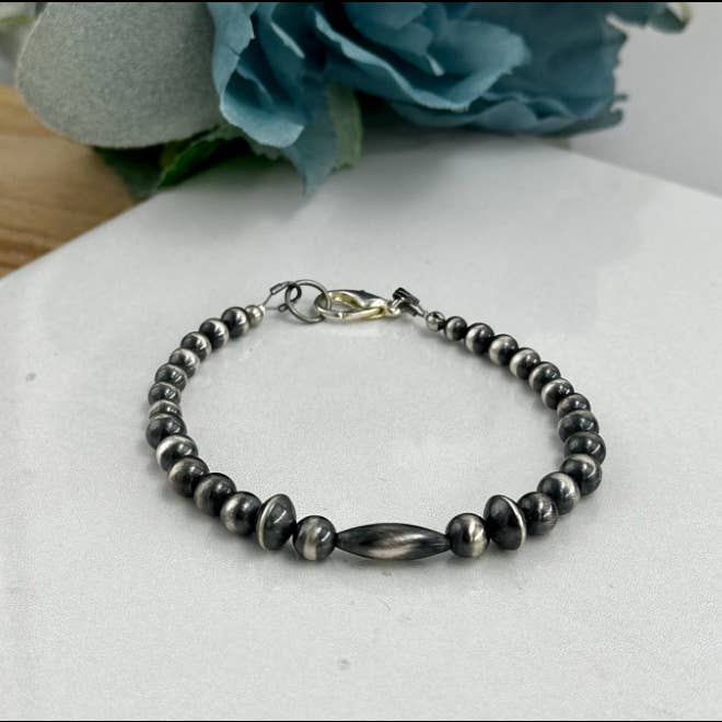 Bracelet de perles Navajo fait main de 4 mm pour la vente par Ella Elisabeth Designs