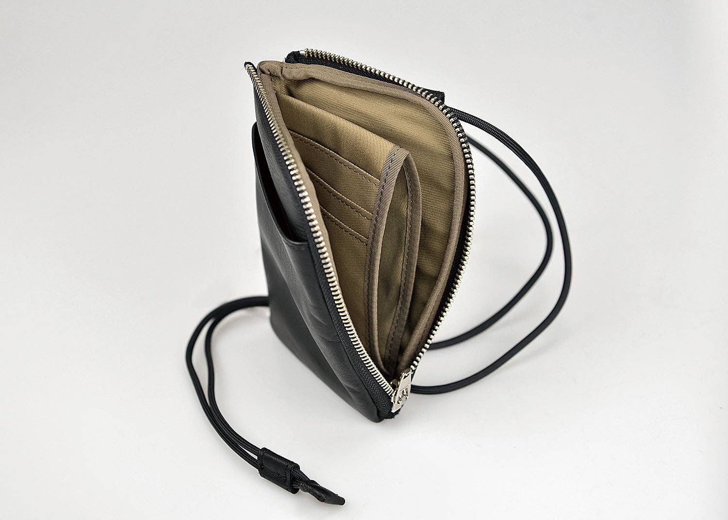 Unofuku - Wholesale Phone Wallet - Women's - re:credo LINKER Phone Case (Black)2